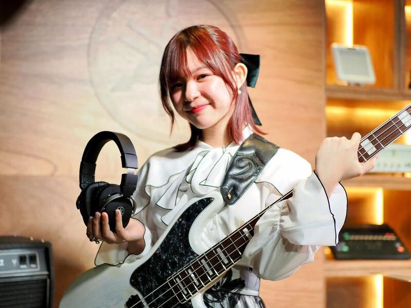 LOVEBITES | 「BURRN! (2025年11月号)｣(10/04)掲載 | ビクター